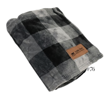 ARTICLE #76 - COUVERTURE À CARREAUX LUMBERJACK
